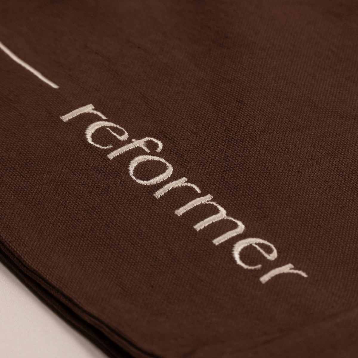 REN LYKKE reformer taske med broderet logo